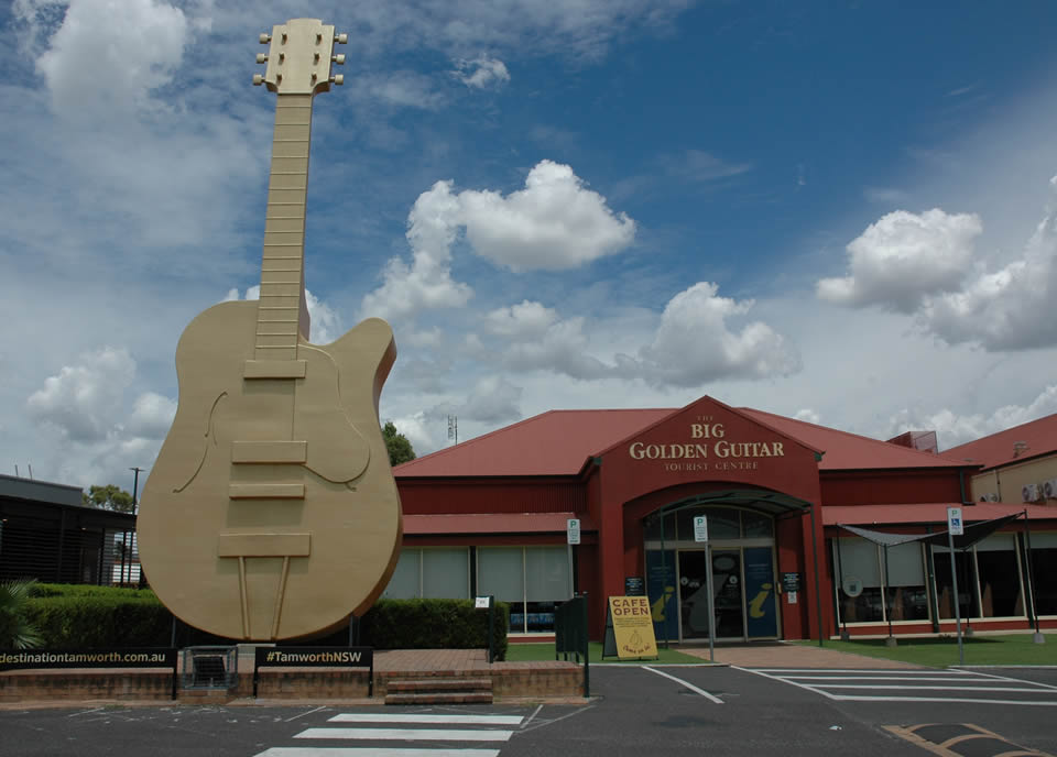 Tamworth Big Golden Guitar